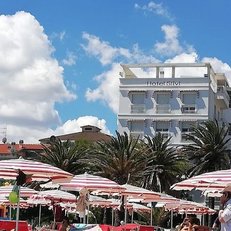 Hotel Silvi シルヴィ・マリーナ エクステリア 写真