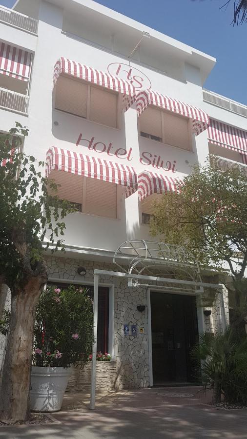Hotel Silvi シルヴィ・マリーナ エクステリア 写真
