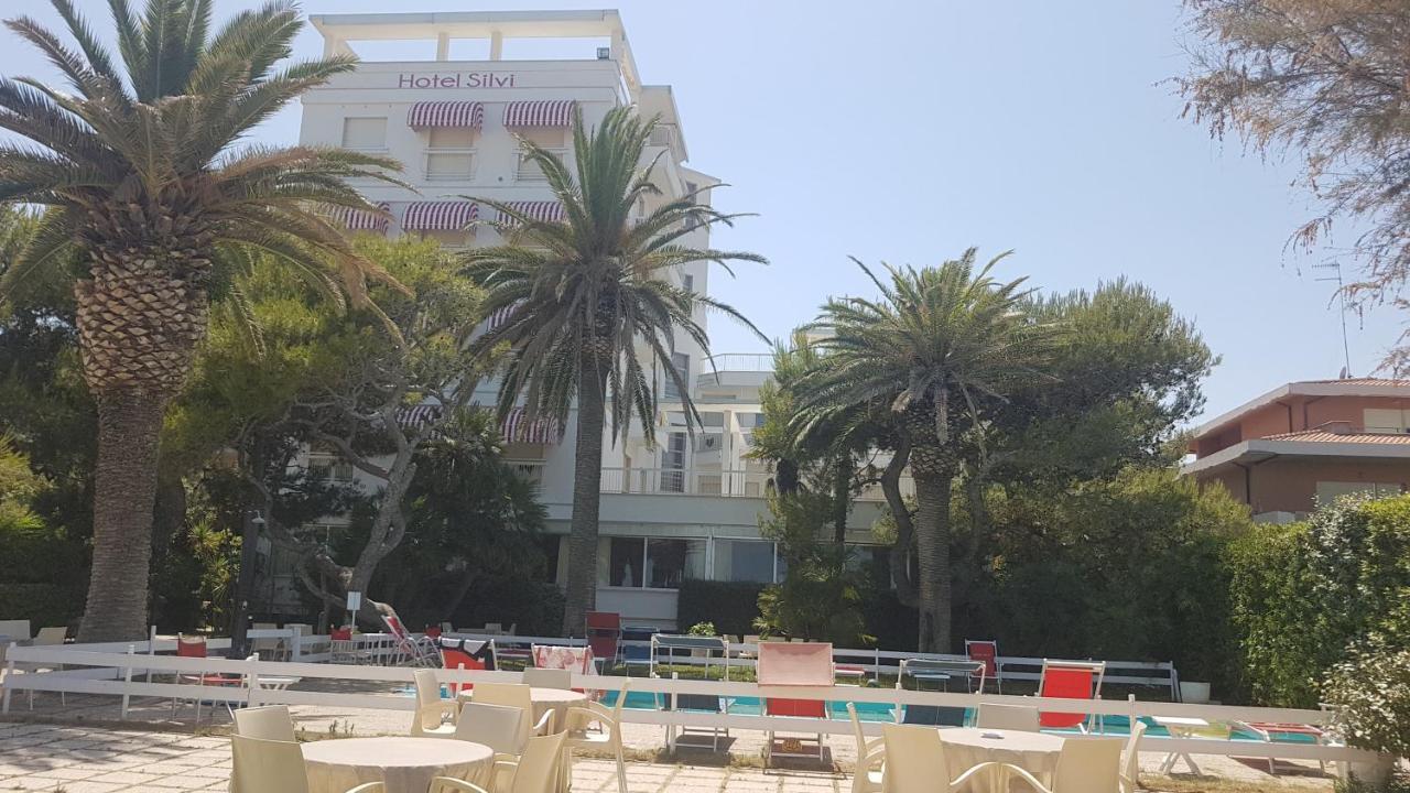 Hotel Silvi シルヴィ・マリーナ エクステリア 写真